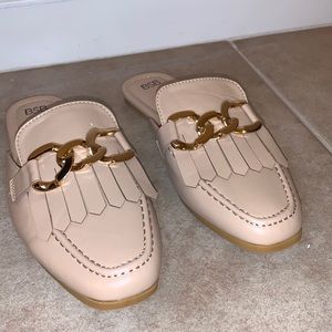 BSB women’s mule flats with gold chain design